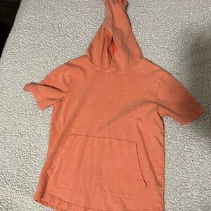 Short sleeve hoodie with pocket